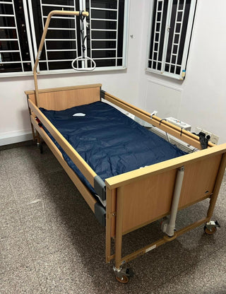 Pre-Owned Motorized wooden bed