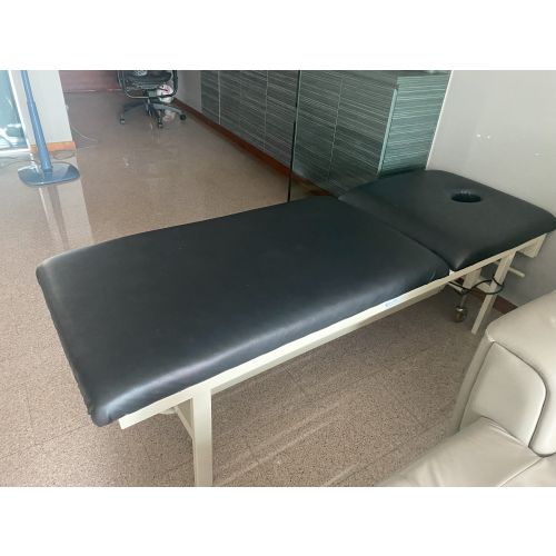 Pre-owned Examination Couch Electric